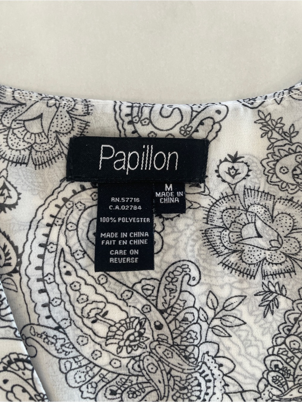 Papillon Blanc White and Gray Paisley Sleeveless Button-Front Top - Picture 2 of 3